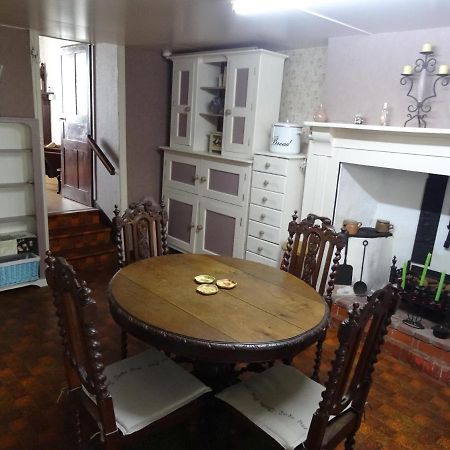 Charming French Cottage-Gite In The Heart Of Quiet Gorron Eksteriør billede