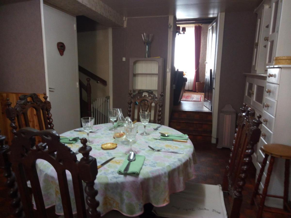Charming French Cottage-Gite In The Heart Of Quiet Gorron Eksteriør billede